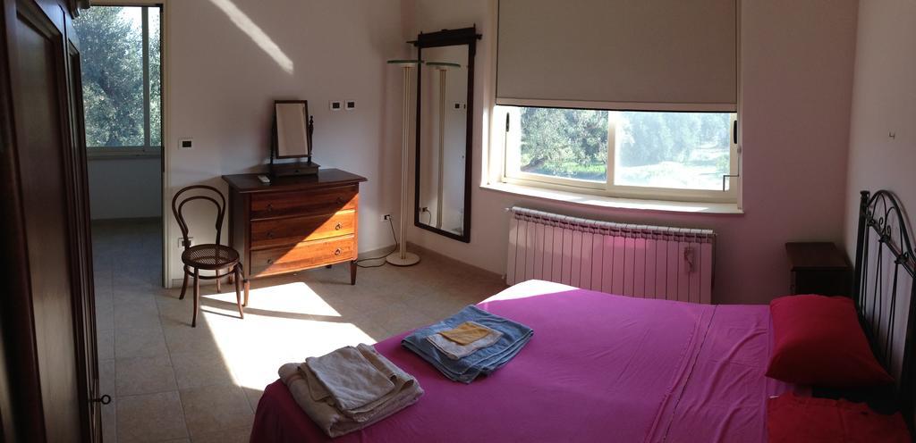 B&B Finestre Tra Gli Ulivi Mesagne Δωμάτιο φωτογραφία