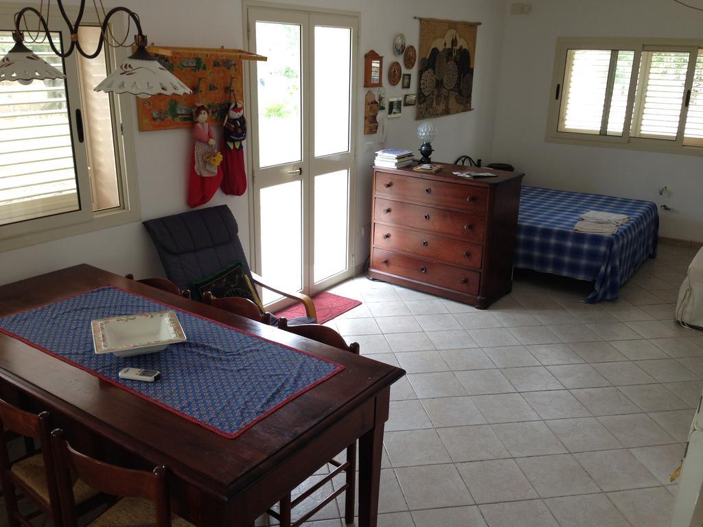 B&B Finestre Tra Gli Ulivi Mesagne Δωμάτιο φωτογραφία